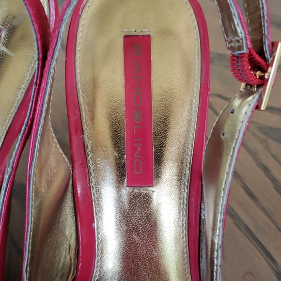 Bandolino Vintage Inspired Peep Toe Pumps - Picture 3 of 8